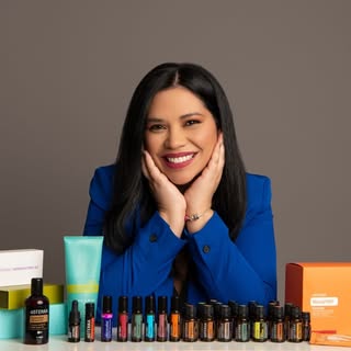 Diana Flores · Fullness With Oils