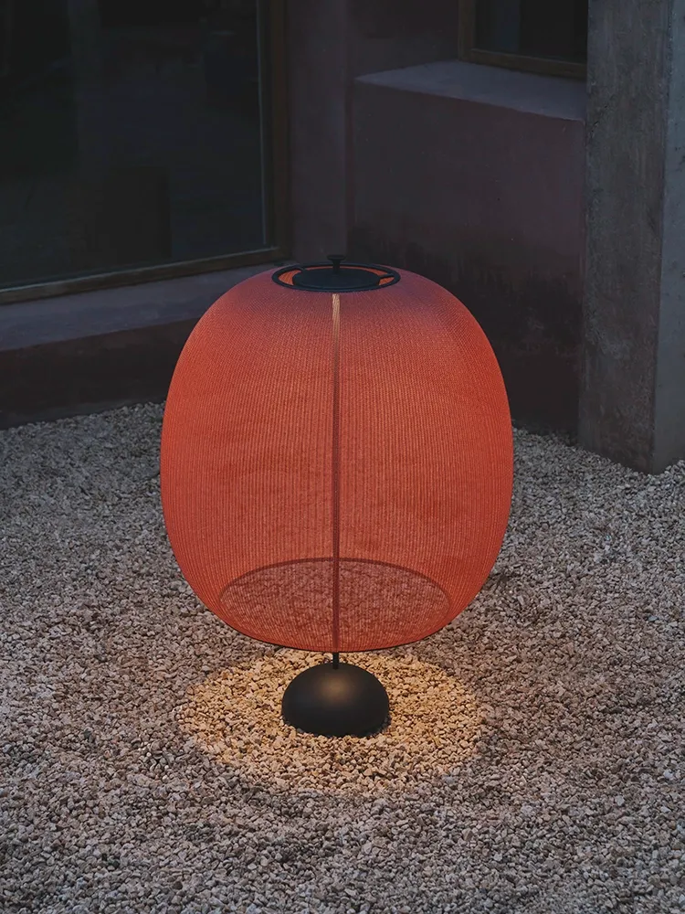 Vibia Closer — pie y sobremesa