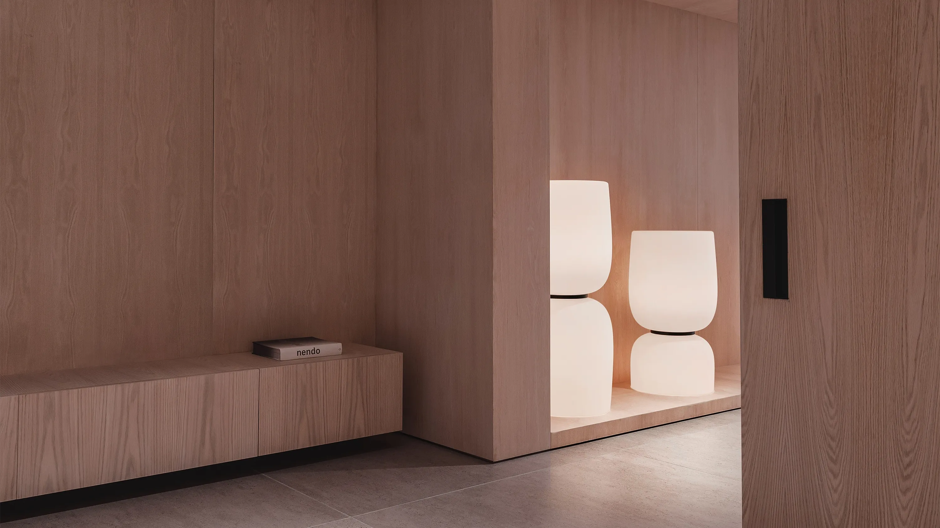 Vibia Ghost — pie y sobremesa