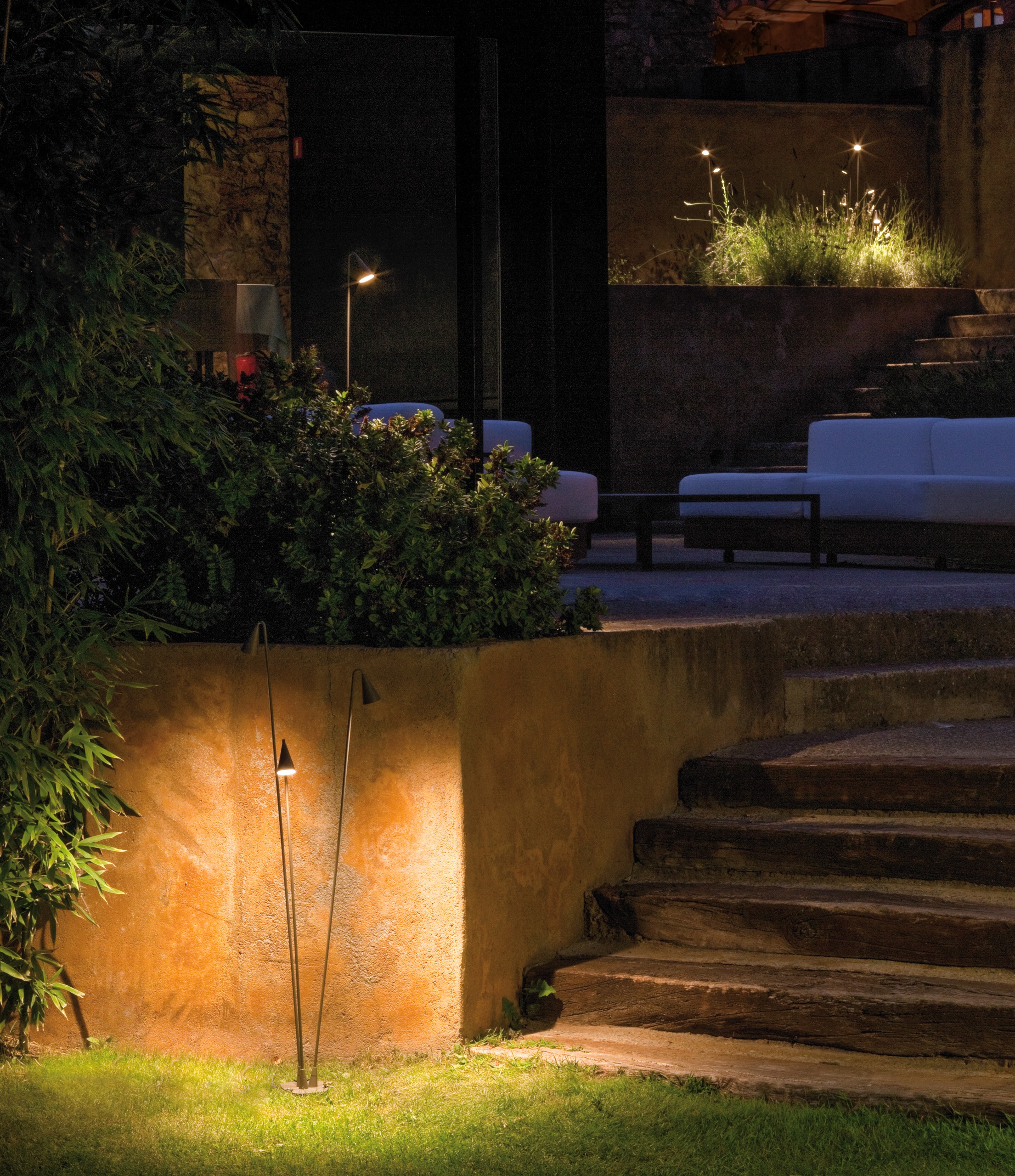 Vibia exterior Brisa 1 – Lámpara de pie — imagen 4