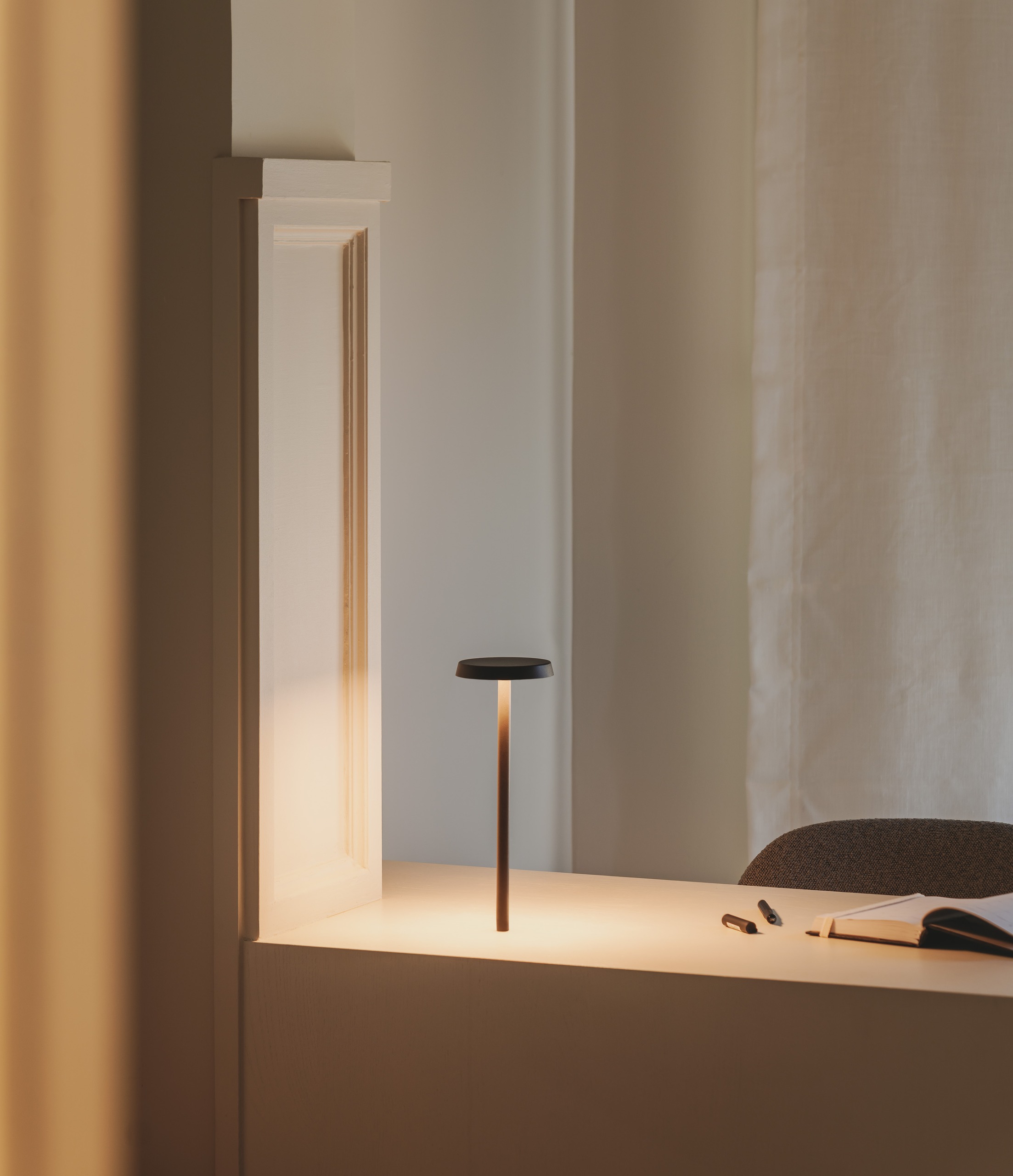 Vibia Flat – Lámpara de pie — imagen 3