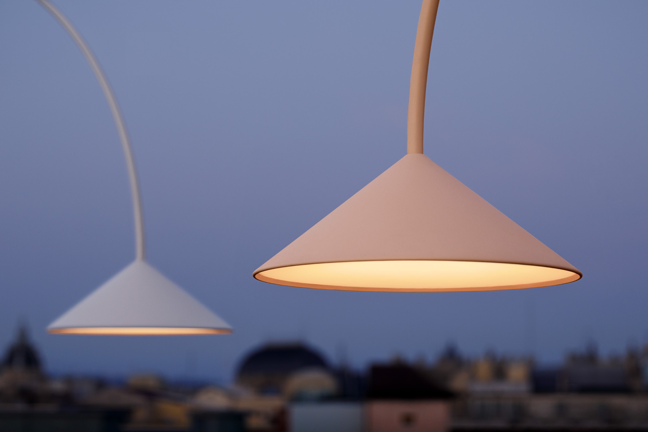 Vibia exterior Out 4270 – Lámpara de pie — imagen 8