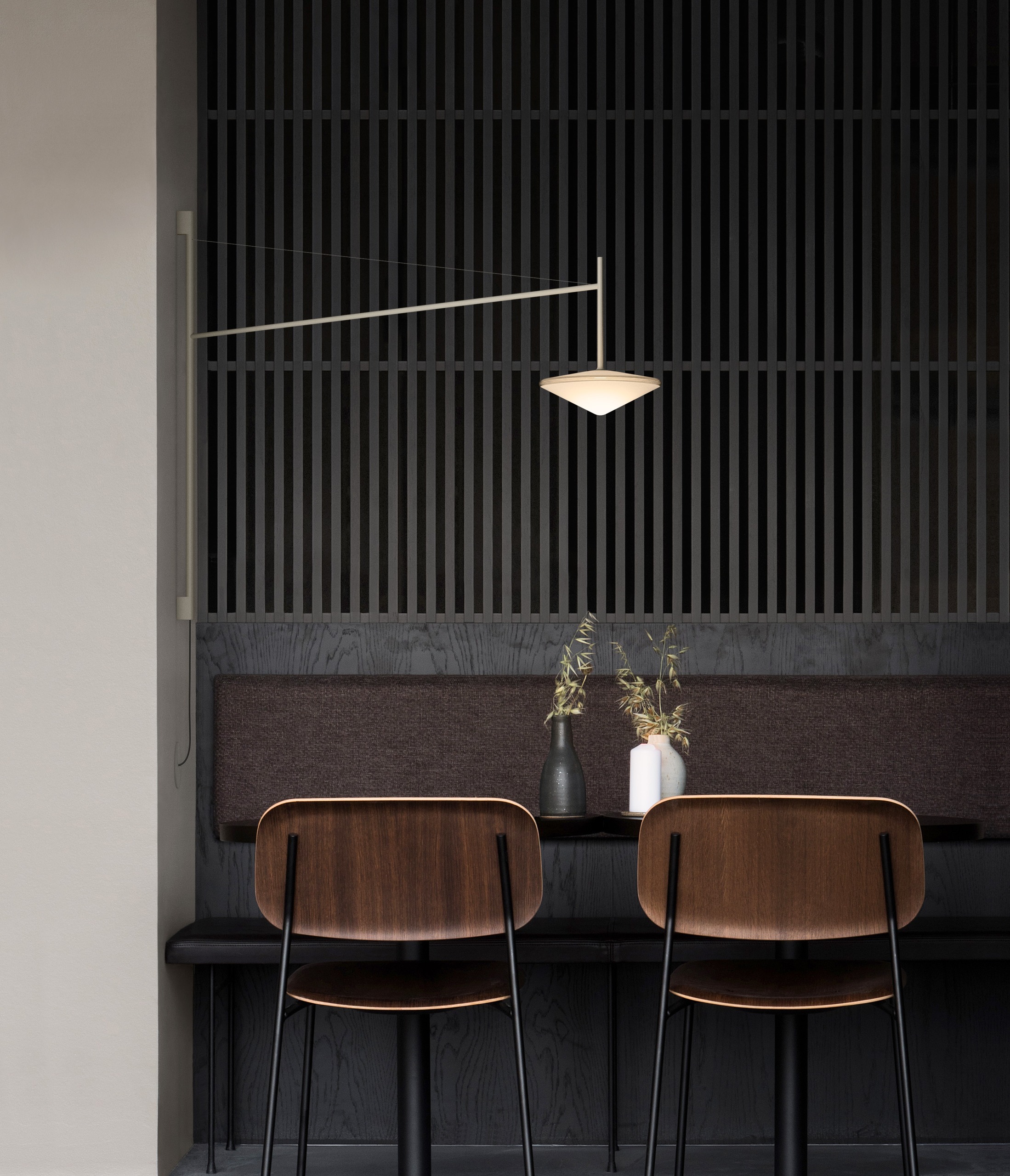 Vibia Tempo 5762, lámpara de pared LED con enchufe